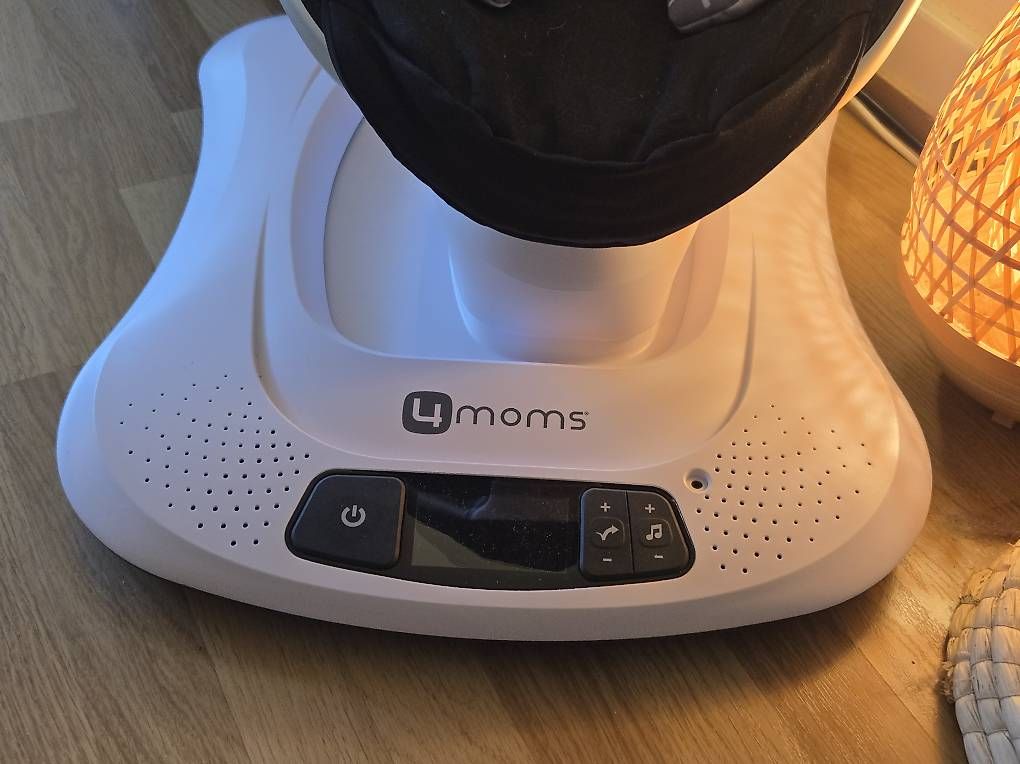 Sonstige Gartenschaukeln: Balancelle connectée 4moms MamaRoo 4 – Gebraucht aus Morges von Fabien-VD 1