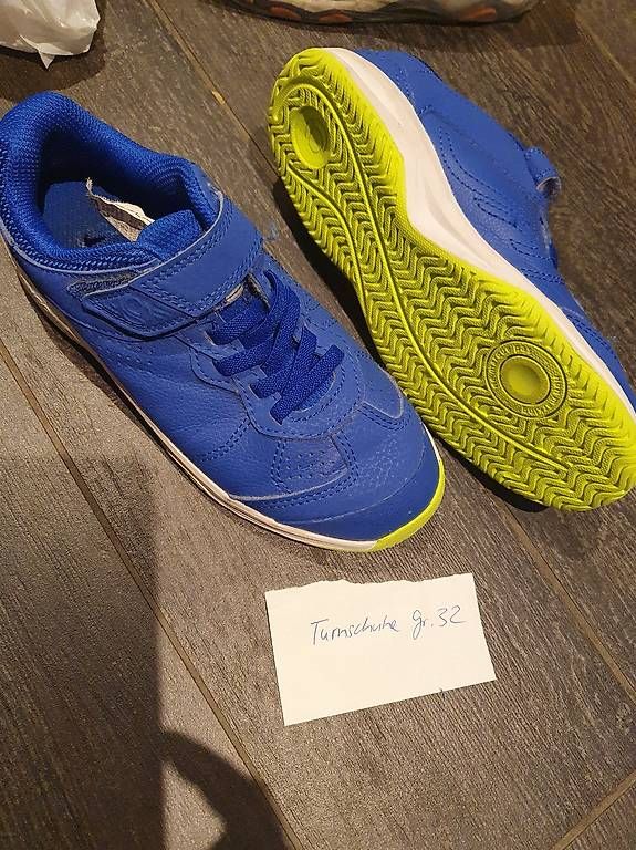 Scarpe per ragazzi: Turnschuhe, Hallenschuhe Grösse 32 – Usato da Ebmatingen venduto da zeitlos-gesund.ch 1