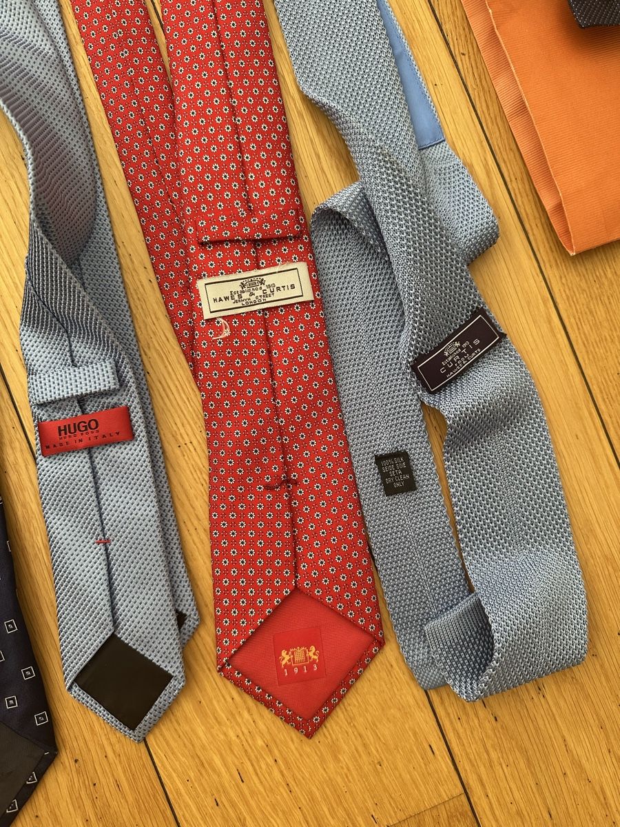 Hugo Boss Cravatte: Men's Ties assorted brands and colours – Usato da Geneve venduto da iri_dr5s 3