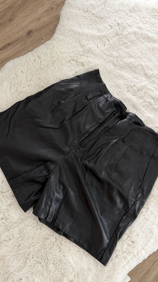 Pantaloni: Shorts – Nuovo (secondo la descrizione) da Bern venduto da 18valeria__