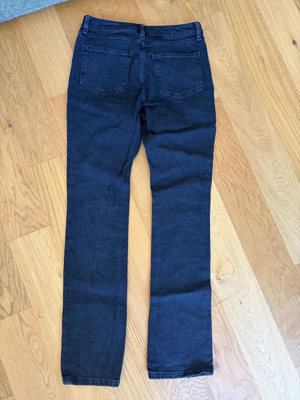 Pepe Jeans Jeans: H&M schwarze Jeans, slim / flared dank Schlitz, Grösse 36 – Usato da Gelterkinden venduto da spasibaia 1