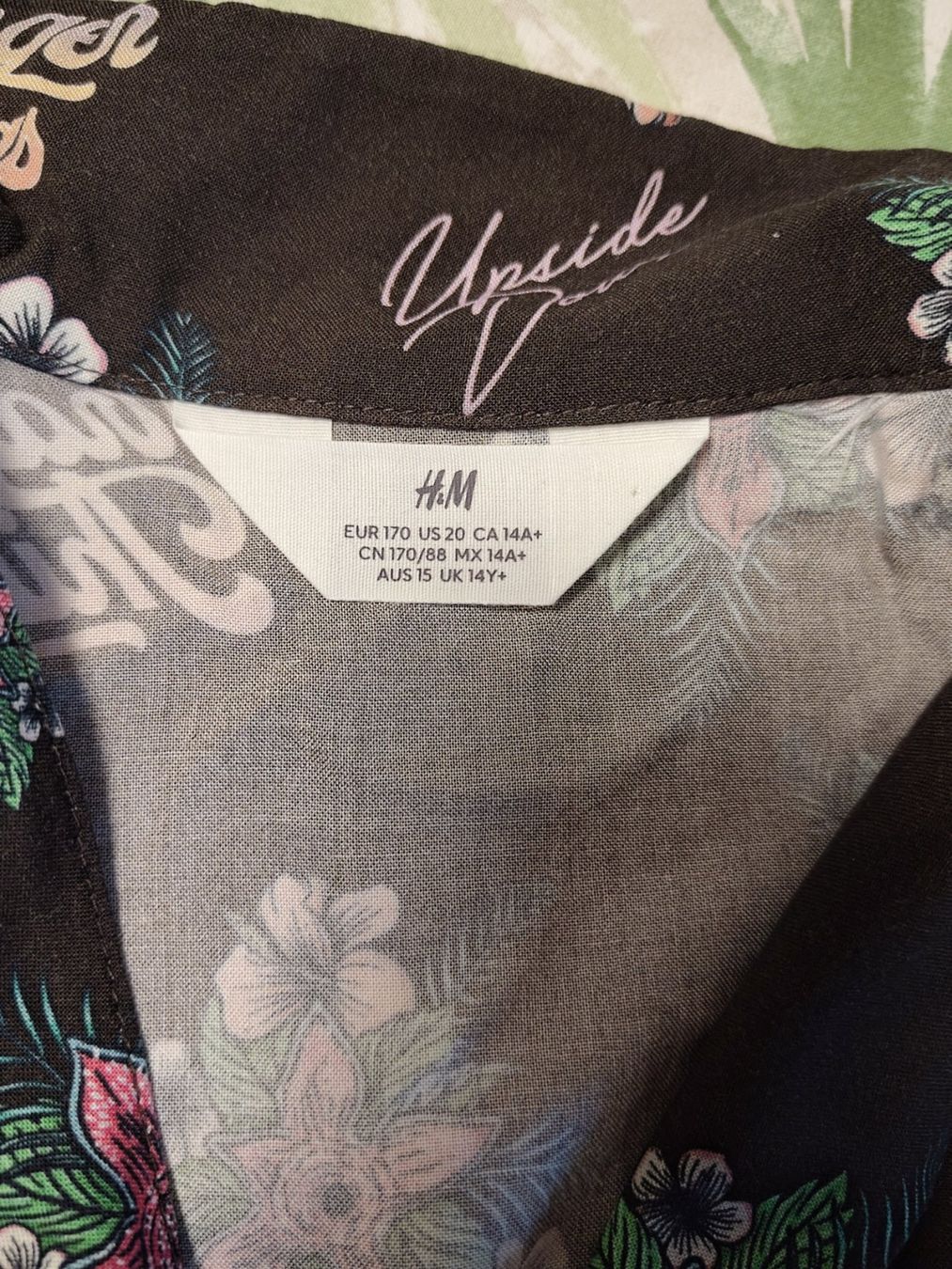 H&M Camicette, T-shirt & Top: Bluse von H&M Gr. 170 (Stranger Things) – Usato da Brüttisellen venduto da kikaninchen79 2