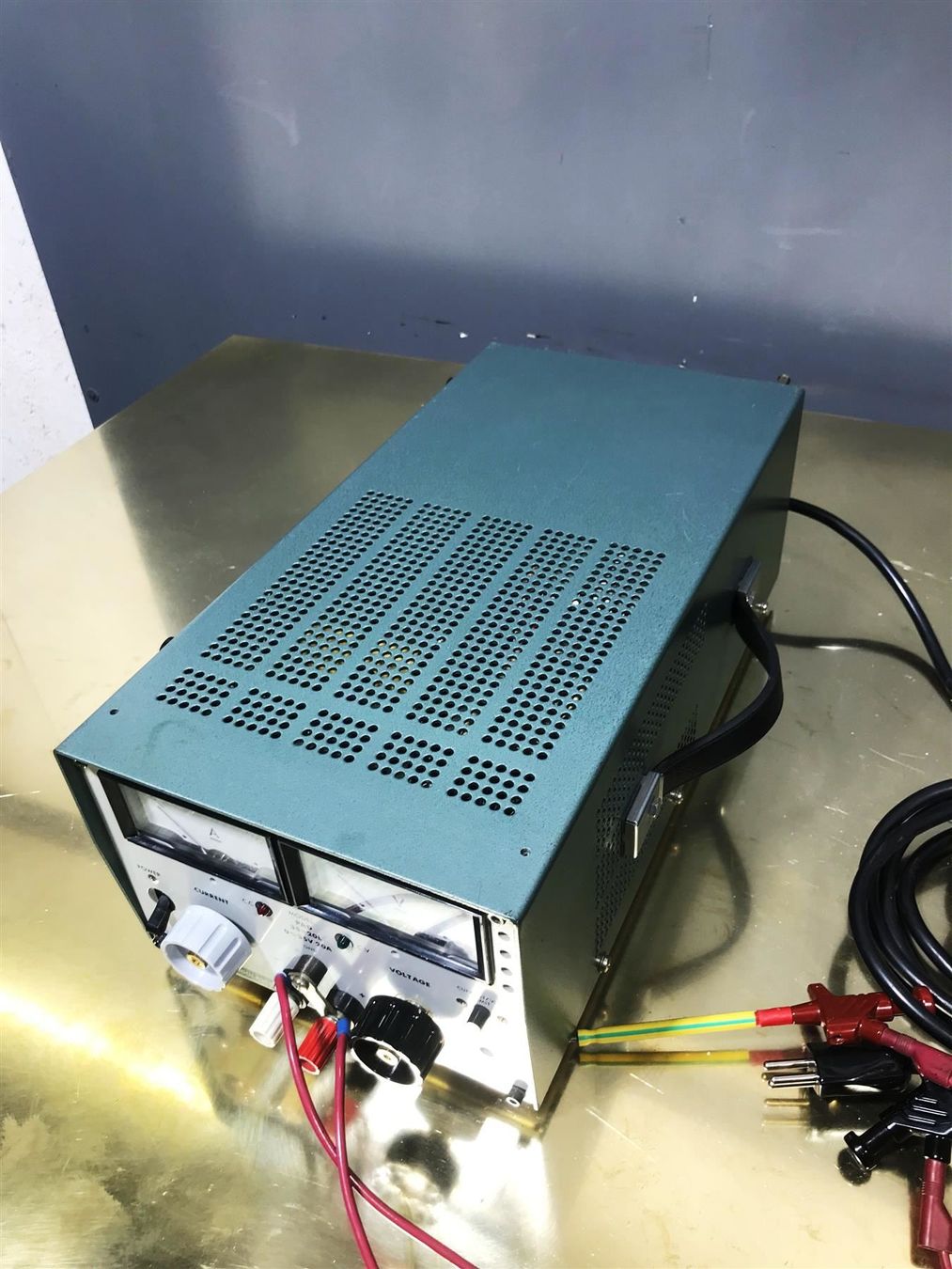 Componenti elettronici: Kikusui Regulated DC Power Supply Model – Usato da Laufenburg venduto da Sirluger 4