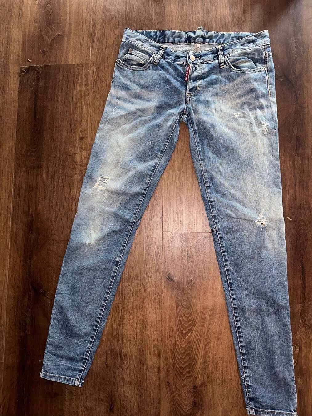 Dsquared2 Jeans: Jeans Dsquared2 - IT 42 – Nuovo (secondo la descrizione) da St-Sulpice VD venduto da juhdu