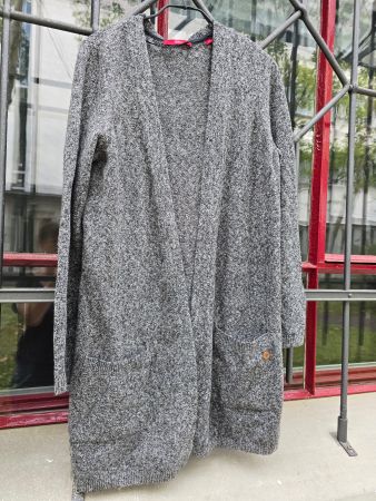 Kleidung: Strick Cardigan grau meliert S. Oliver (40)