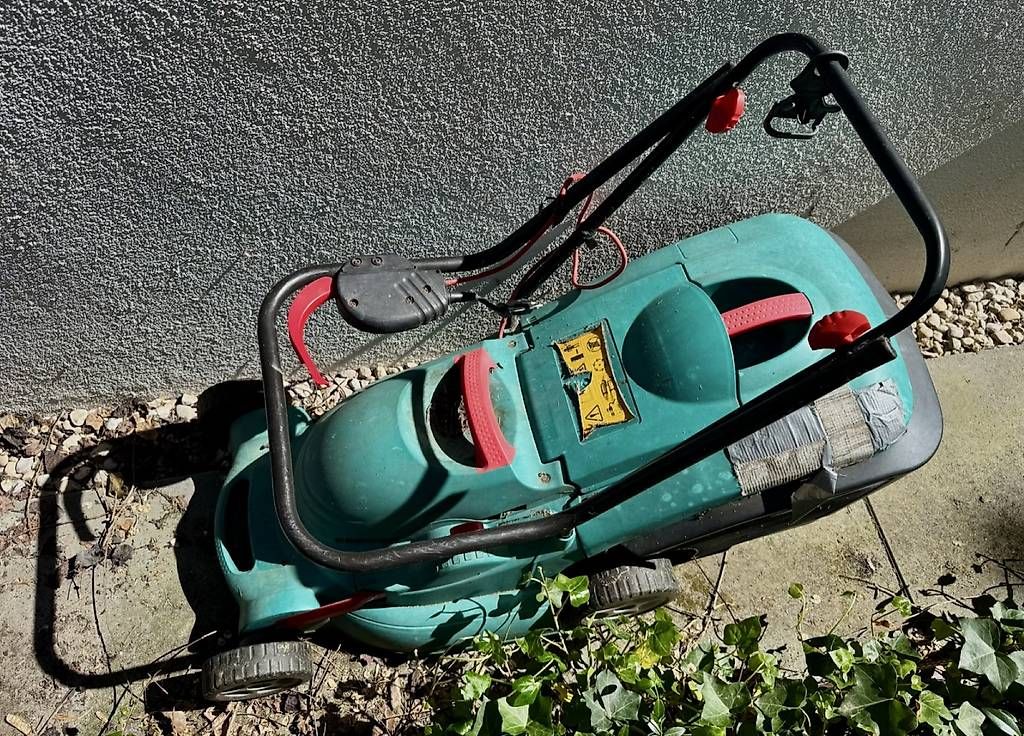 Tagliaerba: Tondeuse électrique Bosch - à donner – Usato da Gland venduto da fzarur