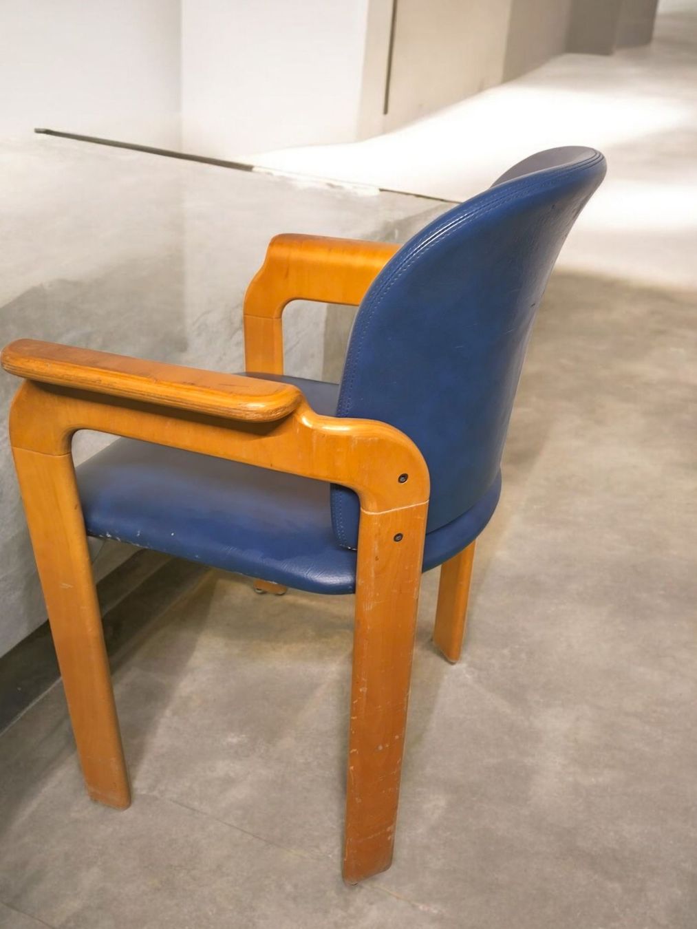 Sedie: 4 Stühle in Blau von Bruno Rey – Usato da Zürich venduto da Pinogaudio 3