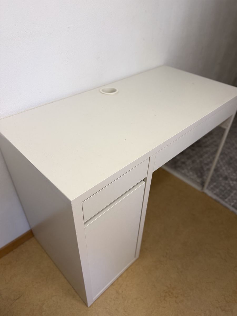 Scrivanie: Bureau blanc avec tiroirs bon état – Usato da Biel/Bienne venduto da Birol 2