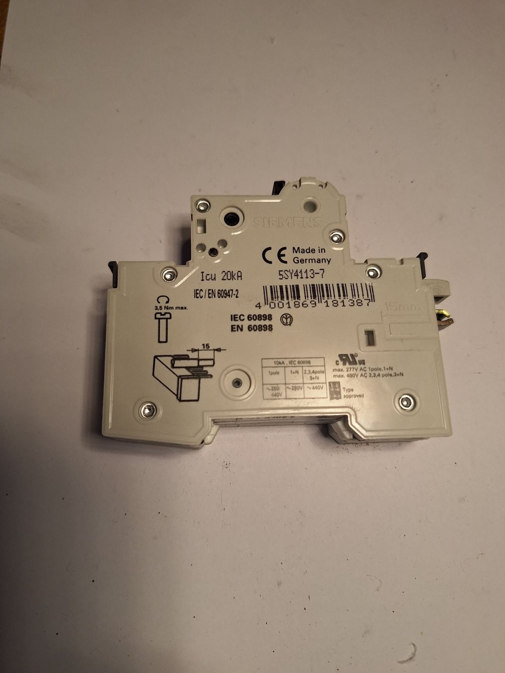 Composants électroniques: Sicherung C13 A – Neuf (Voir description) à Schwarzenburg par Elena_91 2