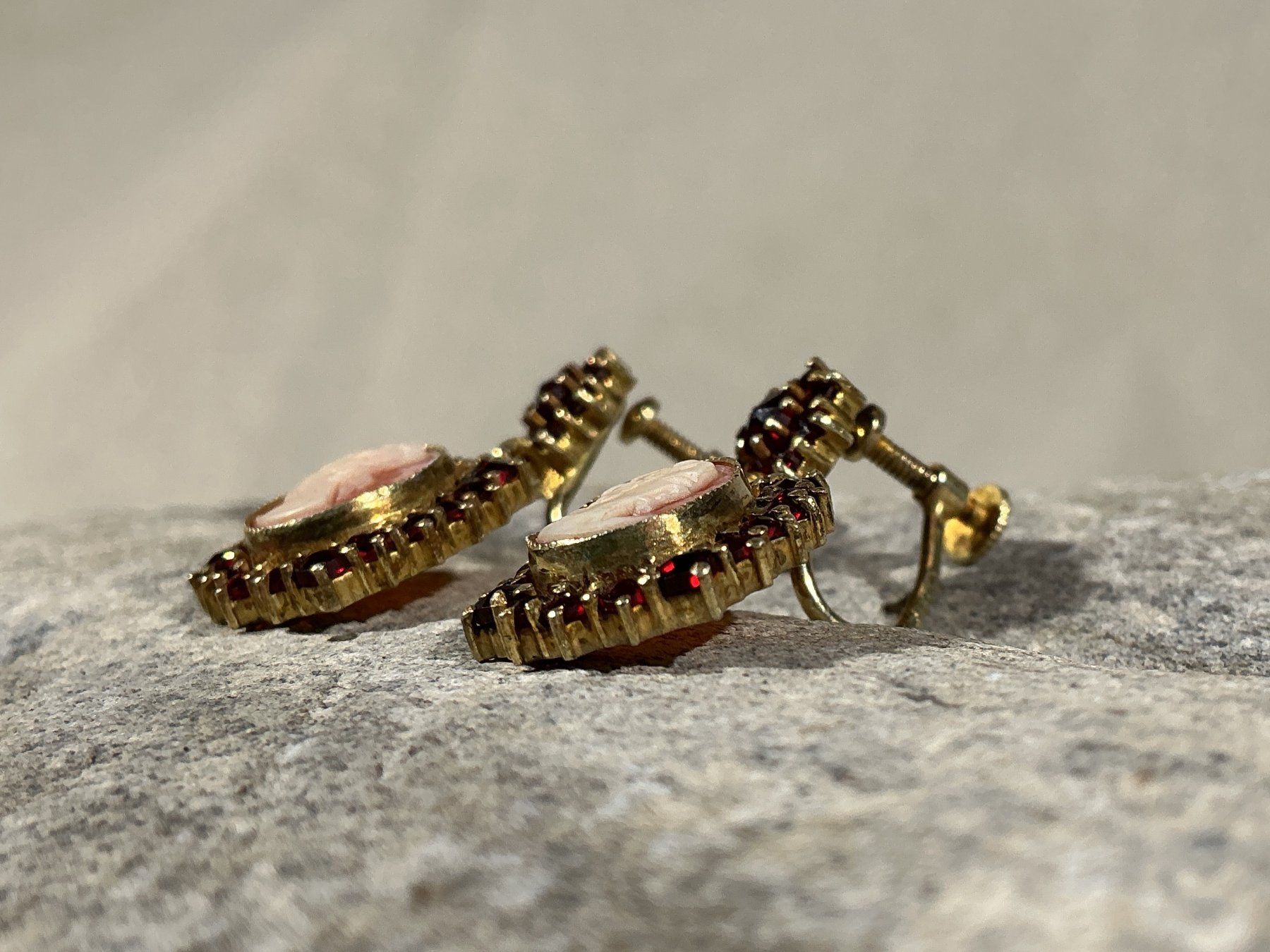 Orecchini pendenti & Orecchini a lobo: BÖHMISCHER GRANATSCHMUCK Ohrclips Cameé – Nuovo (secondo la descrizione) da Richterswil venduto da Restwert_Richterswil 7