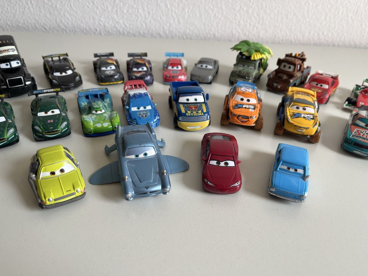 Disney Giocattoli: 22 Cars Mattel – Usato da Basel venduto da Palchyk 3