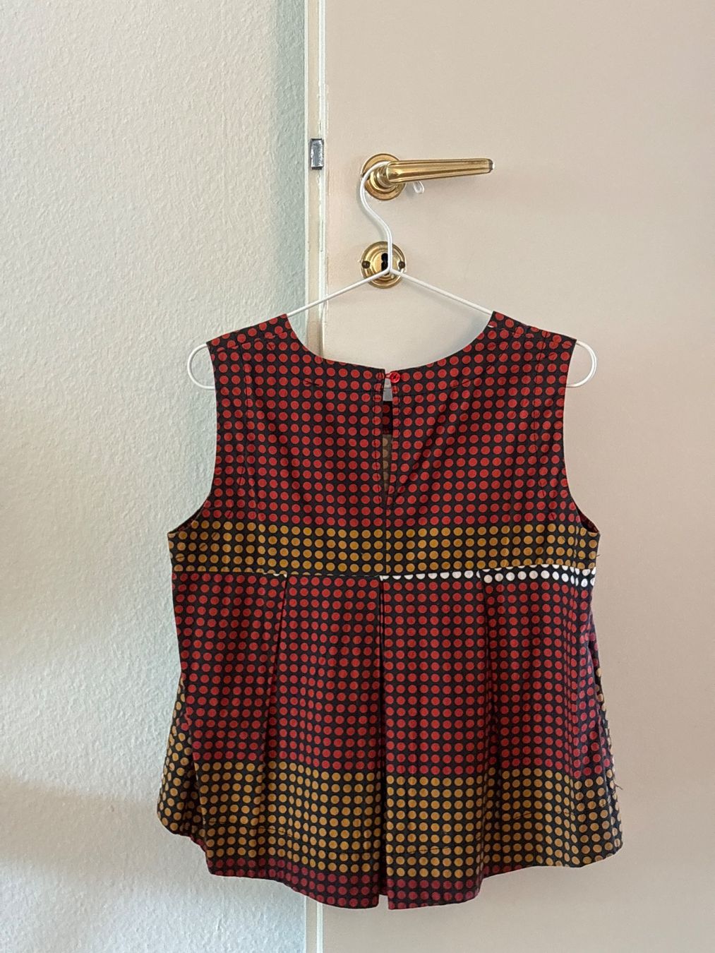 Blusen: ärmellose Bluse – Neu (gemäss Beschreibung) aus Zürich von bbbggg 1