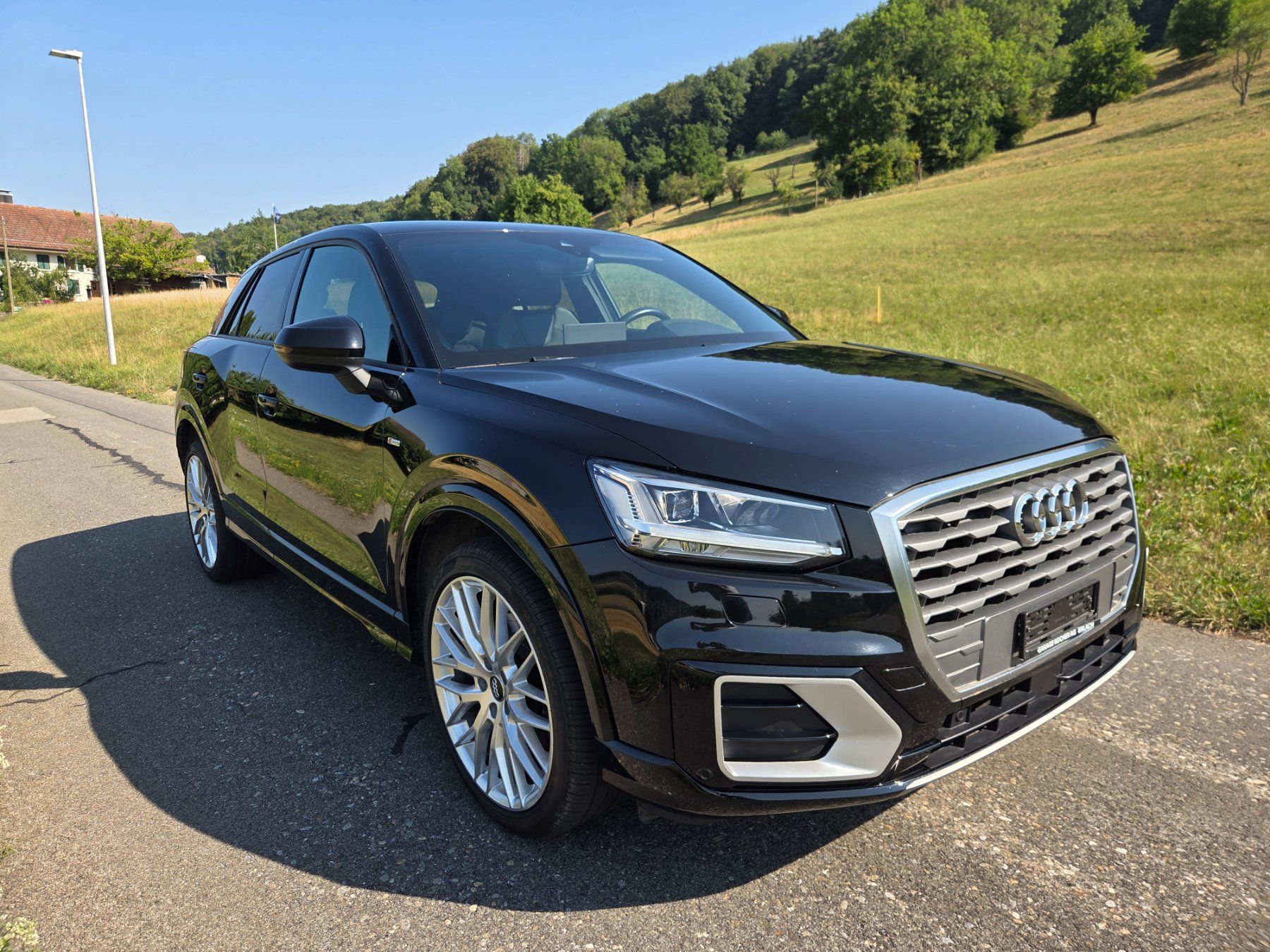Audi Autos: Audi Q2 35 TFSI – D'occasion à Reinach AG par GarageDenis