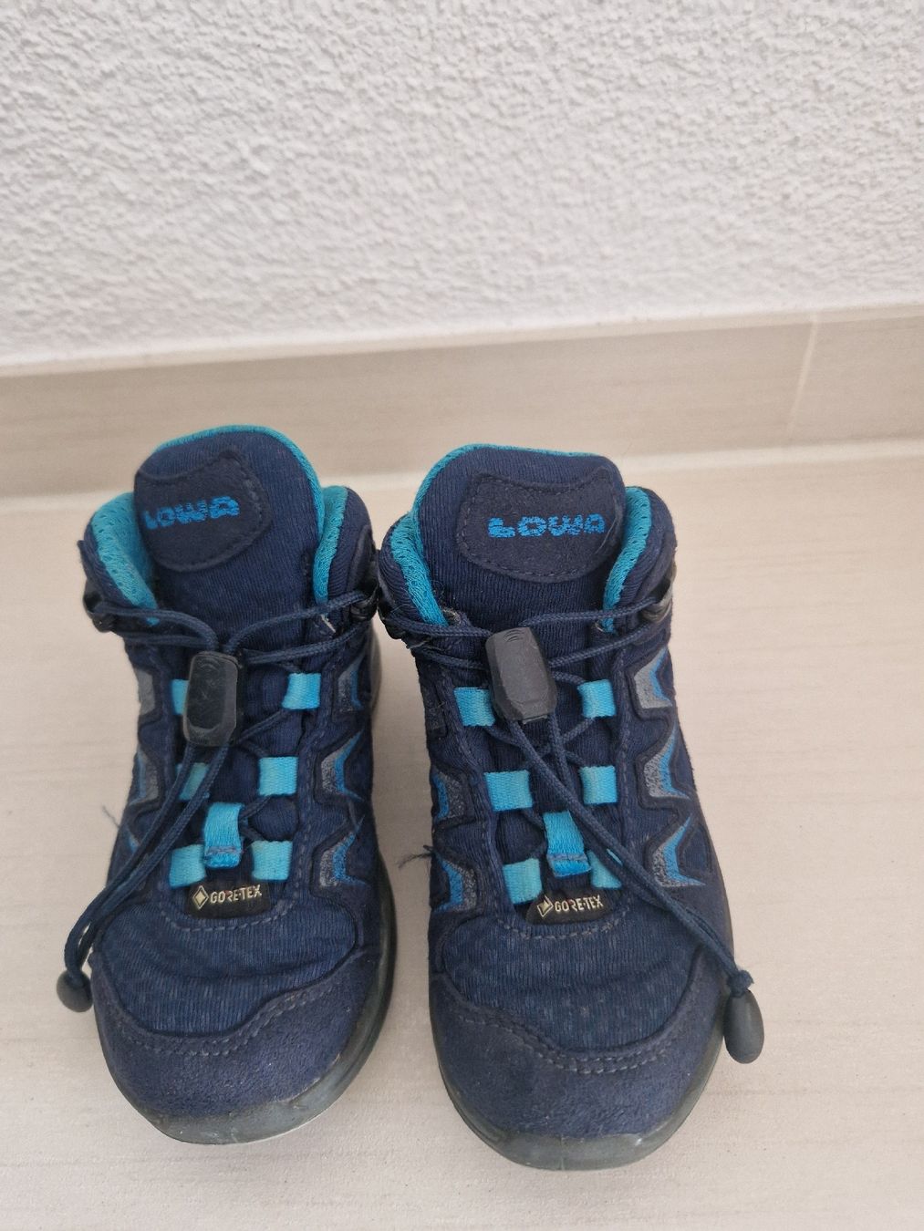 Lowa Chaussures garçon: Lowa Wanderschuhe Gr. 25 – D'occasion à Lostorf par Lia22 1