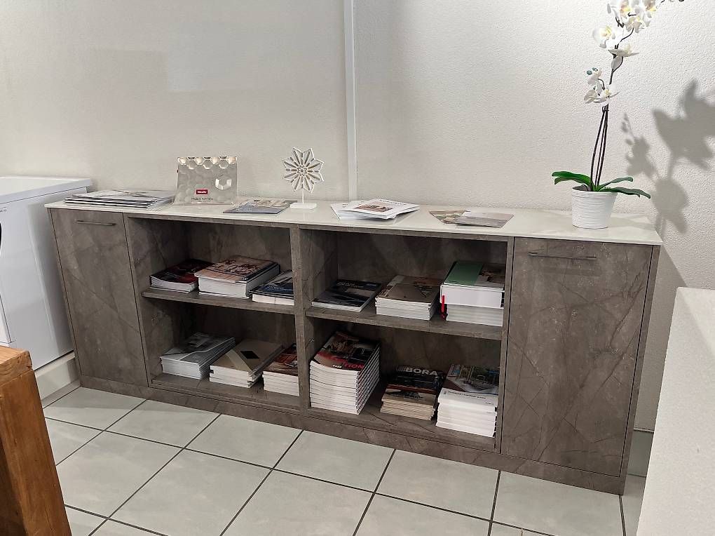 Cassettiere: Sideboard mit APL mit Keramik Abdeckung Büromöbel – Usato da Ennetbürgen venduto da Ribi8
