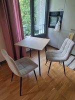 Tischgruppe mit 3 Stühlen (ideal für Studio)