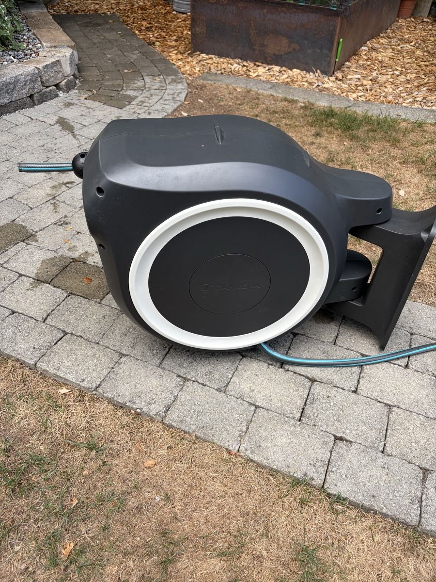 Gardena Tuyaux & tubes: Gardena Schlauchbox 25m – D'occasion à Bätterkinden par topscorer_10