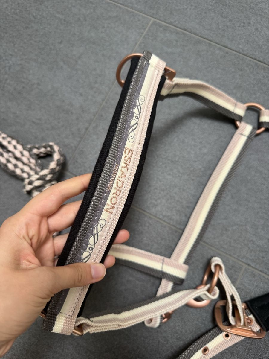 Eskadron Brides, licols: Eskadron Halfter mit Strick Set Grösse neu – Neuf avec emballage d'origine à Winterthur par Sjull 4