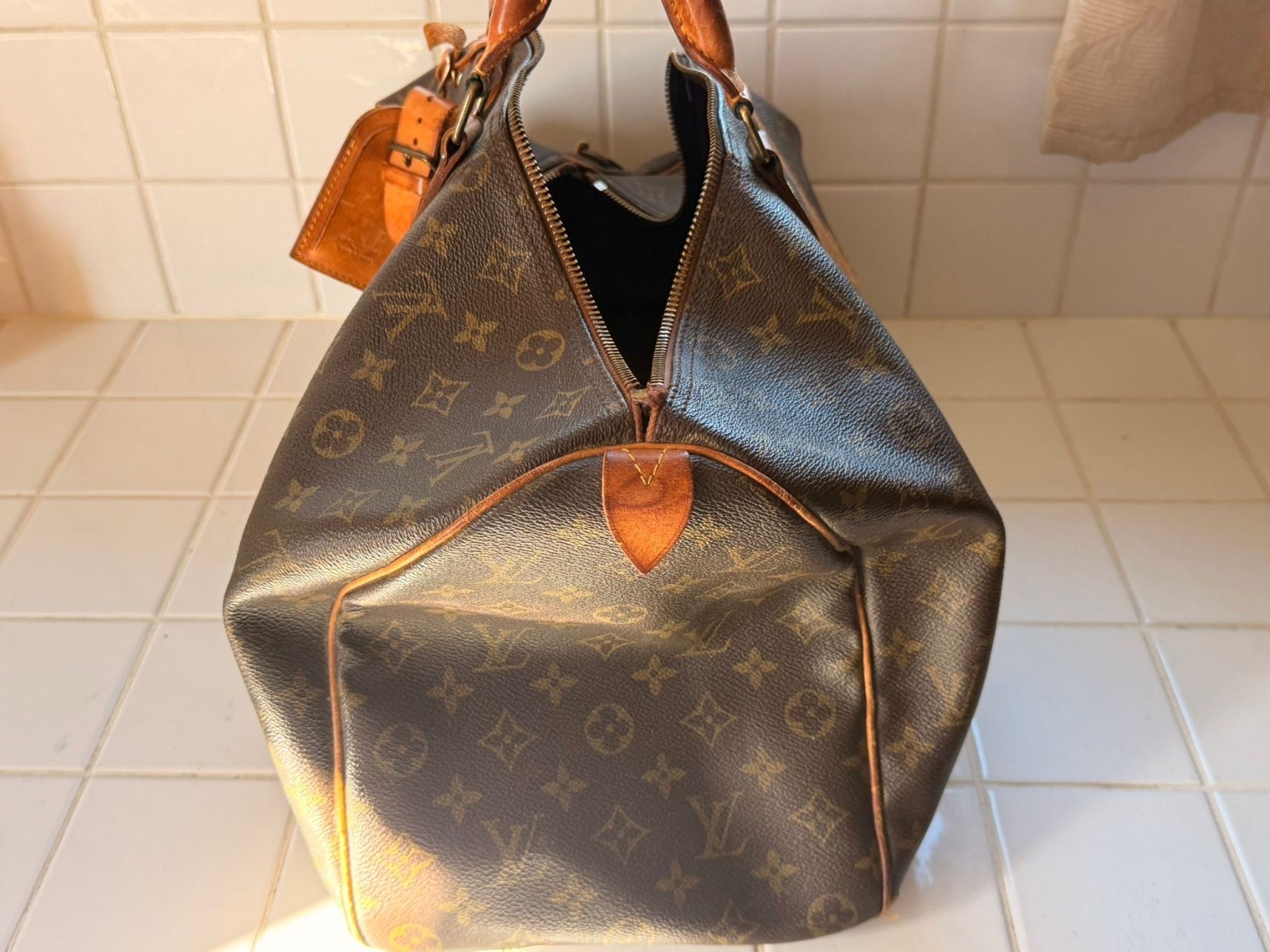 Louis Vuitton Reisekoffer: Sac de voyage Louis Vuitton – Defekt aus Yvonand von Jojo777 2