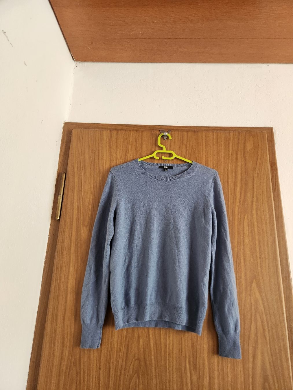 Maglioni & Felpe: Pull Uniqlo en cachemire bleu taille M  – Usato da Niedergösgen venduto da Eva2410