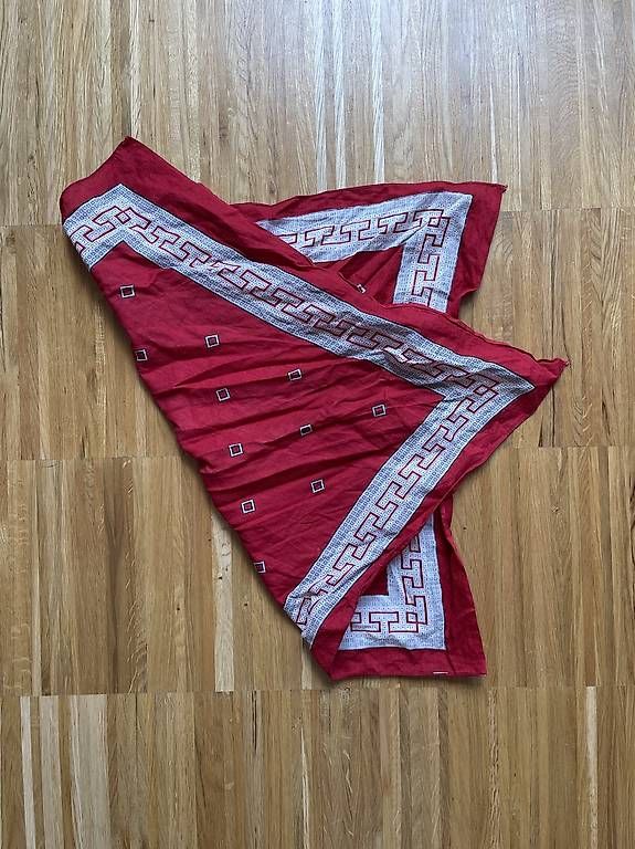 Foulards, Tücher & Schals: Rotes Tuch / Schal – Gebraucht aus Dübendorf von LeonhardsRicardo