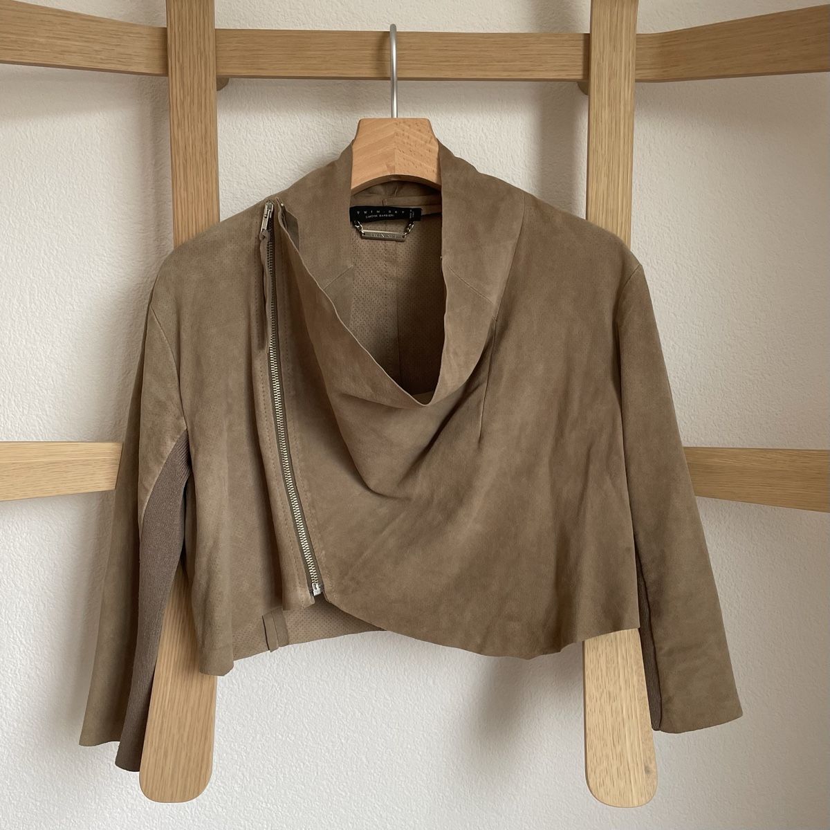 Bolero: Twin-Set Simona Barbieri Suede Leather Jacket S/M – Usato da Küsnacht ZH venduto da Zubli 1