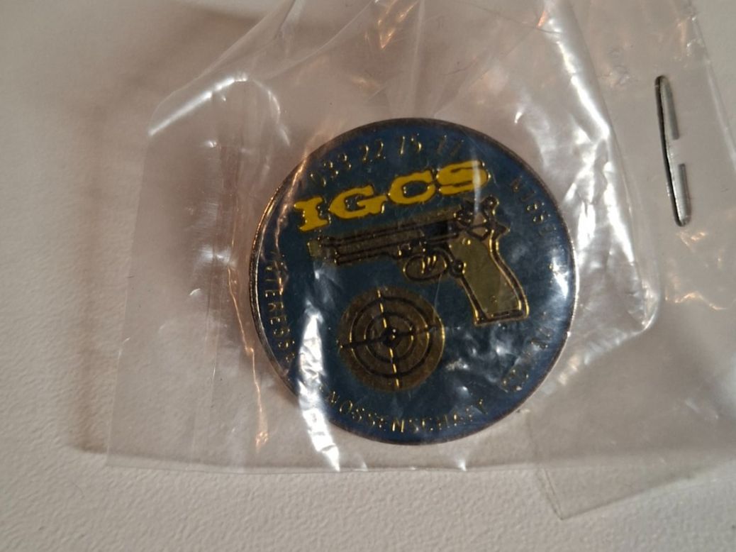 Plaquettes & Badges: Pin IGCS Schiessen – Neuf avec emballage d'origine à Erlinsbach par pfunky