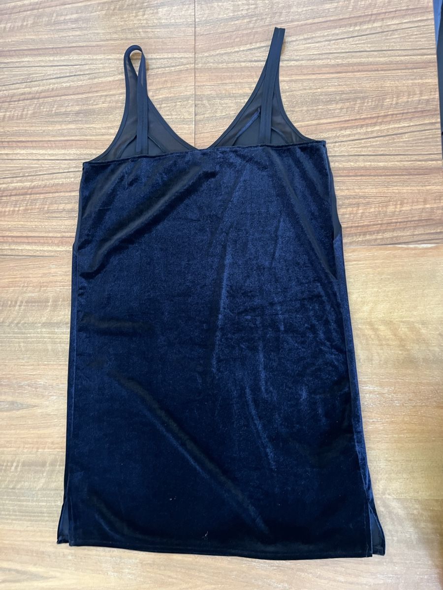 Mango Kleider: Kleid schwarz Samt Grösse M Mango – Gebraucht aus Basel von ute_h6jq 1