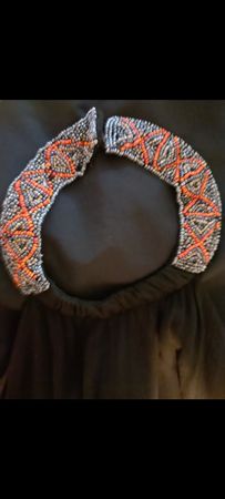 Kleid schwarz mit Perlenkragen
