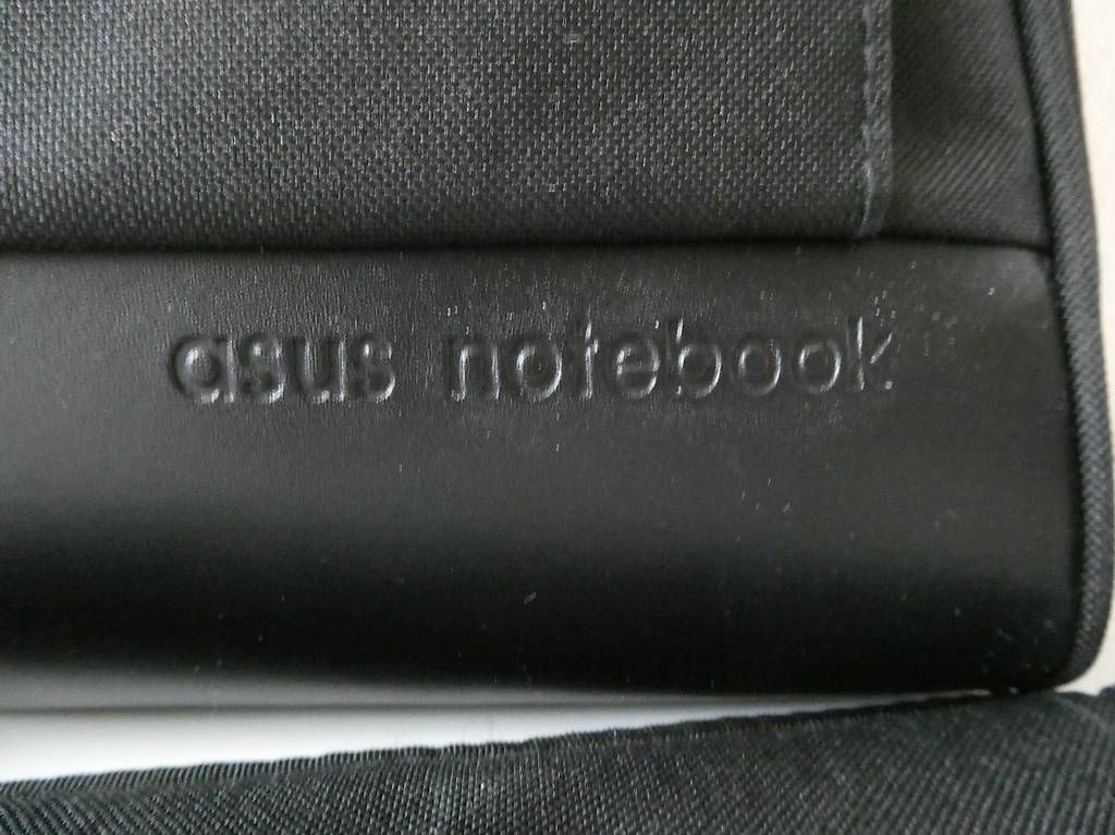 Asus Borse: Grosse Asus Notebook Tasche wie neu – Usato da Dietlikon venduto da Woodgate 2