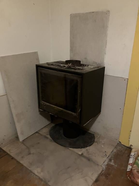 Stufe caminetto: Poêle moderne cube  – Usato da Collex venduto da loga04