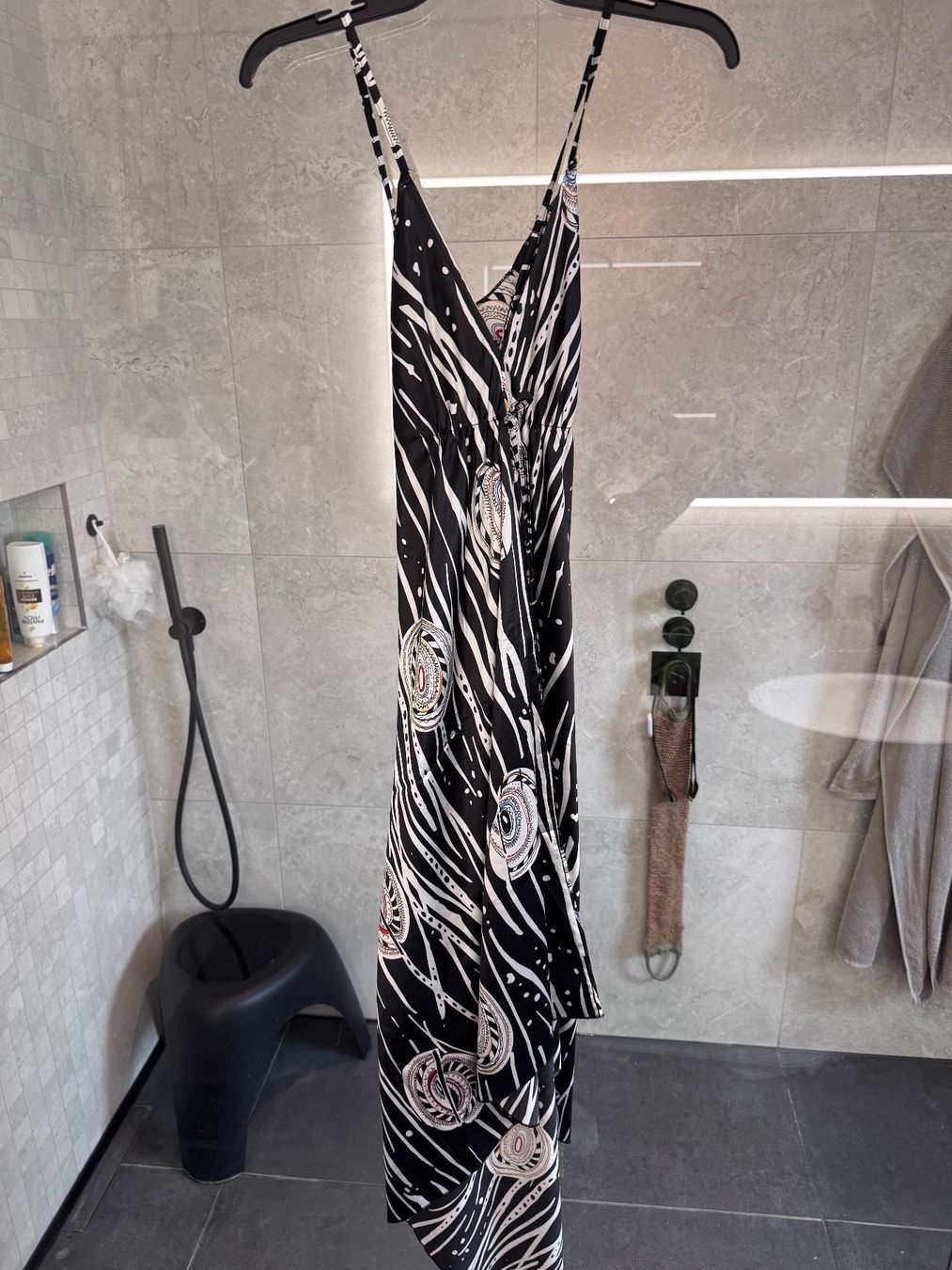 Kleider: Schickes Sommerkleid, Grösse S – Gebraucht aus Rapperswil BE von NickiEdge
