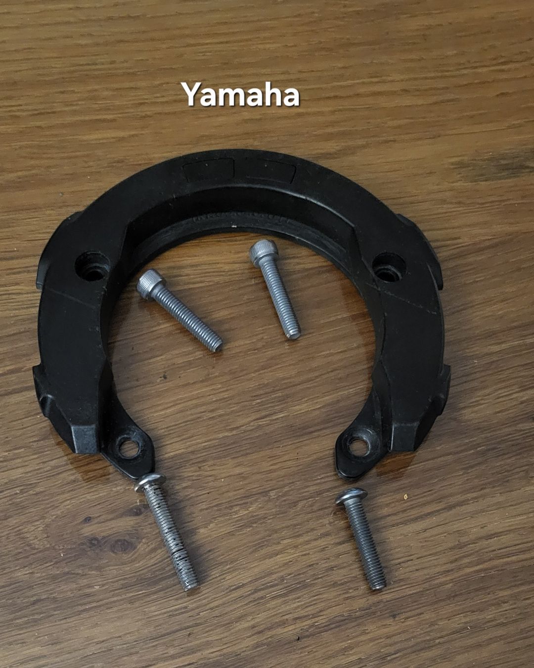 Yamaha Alle Motorradersatzteile: Motorrad Tankring Yamaha – Gebraucht aus Volketswil von ssmla 2