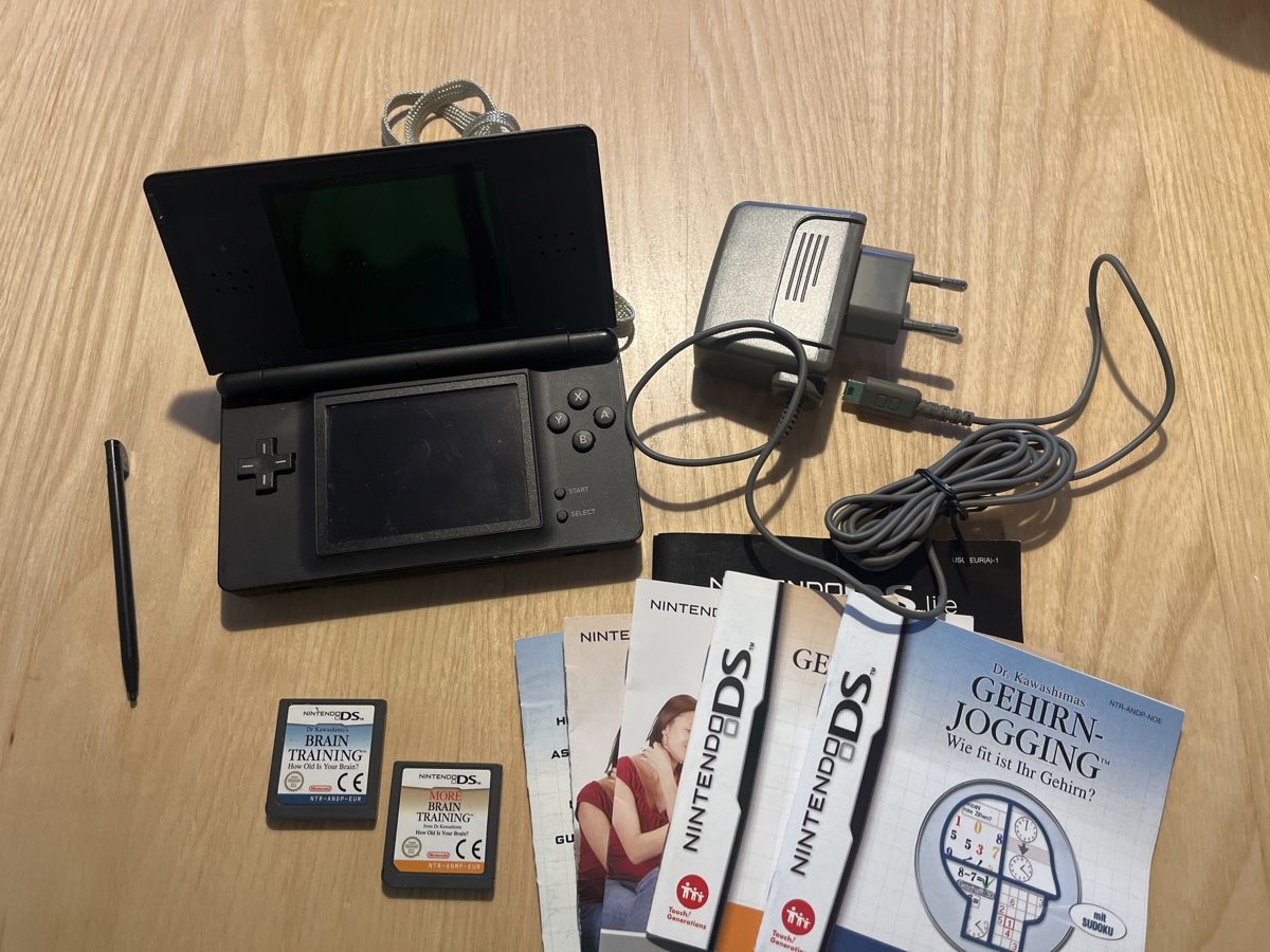 Nintendo Console: Nintendo DS Lite schwarz – Usato da Parpan venduto da SonneMondSternen 2