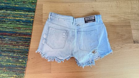 Short Diesel d'été, taille 29, parfait pour la plage!