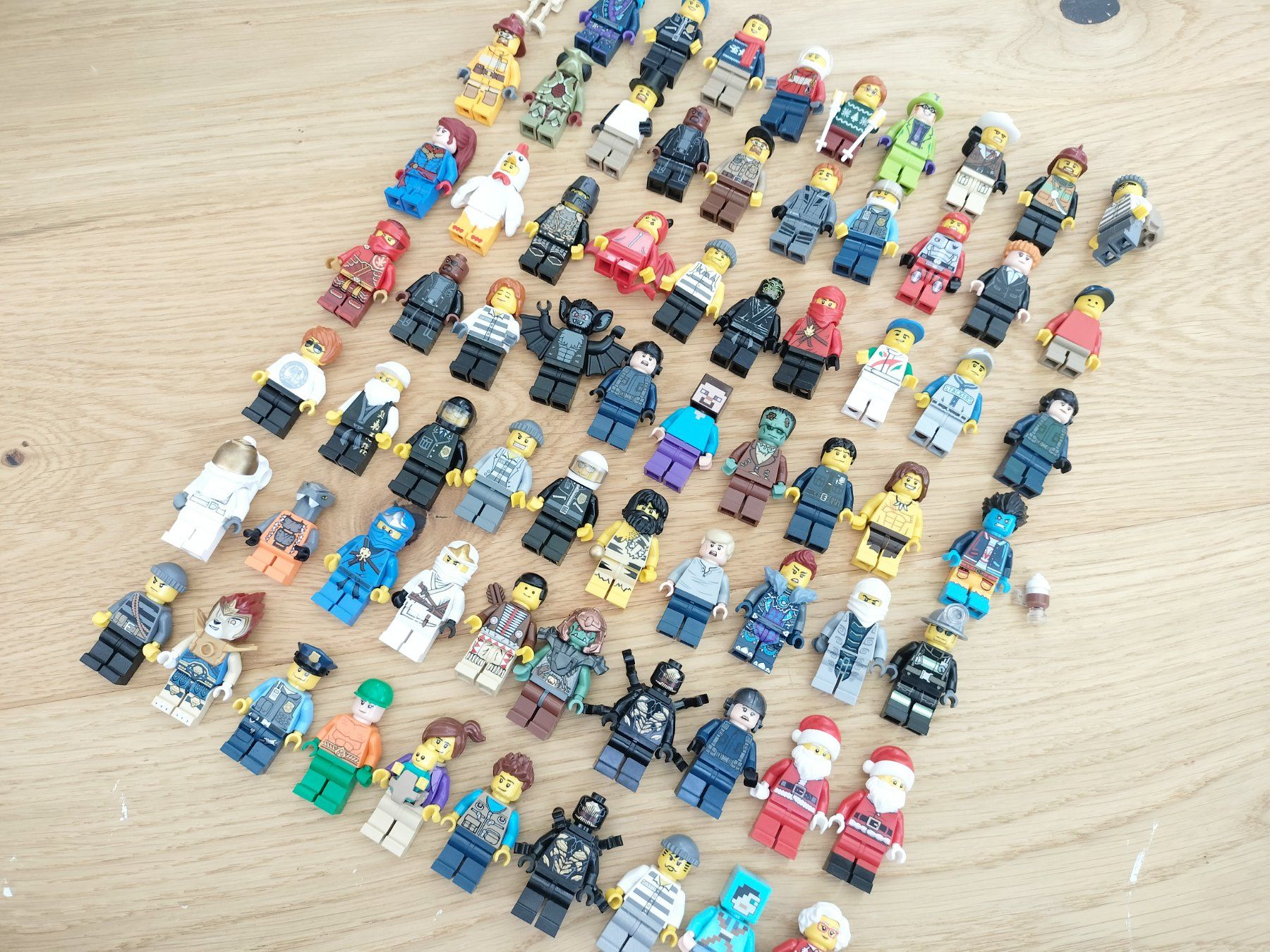 Lego Spielzeuge: 70x Lego Miniguren – Gebraucht aus Wil SG von kaizzen 1