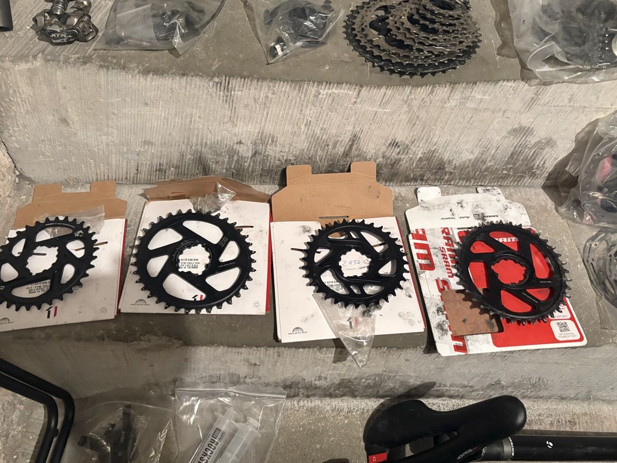 Pezzi di ricambio: Konvolut Biketeile – Usato da Burgdorf venduto da Hobby31 8