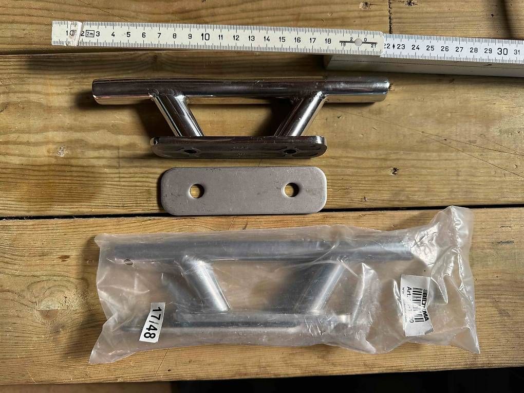 Barche: 2 Taquets inox 20 x 5cm - Bootsklampe – Nuovo (secondo la descrizione) da Bettens venduto da Banjo 1