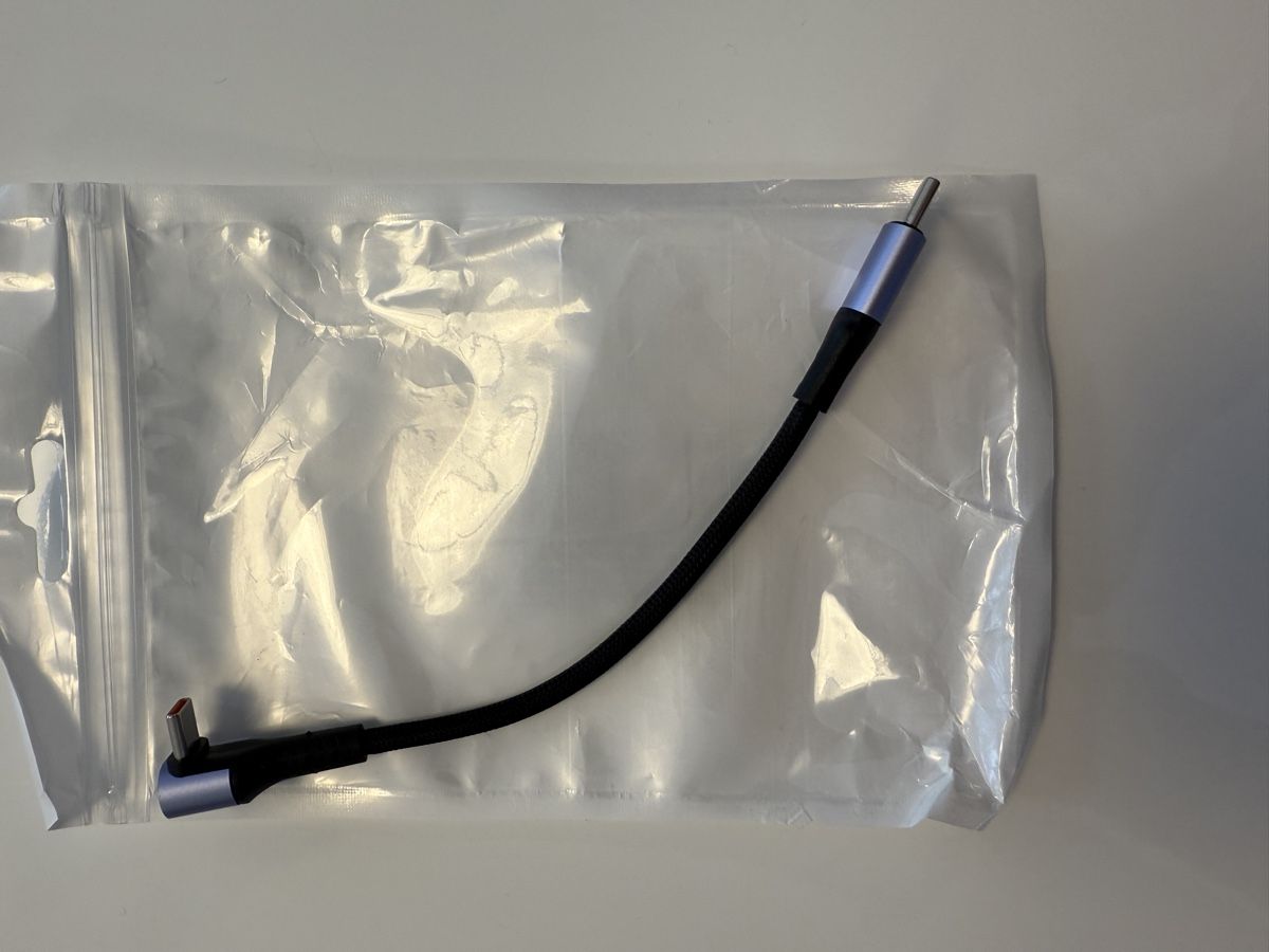 Cavi: Ladekabel USB C & USB C gewinkelt 15cm – Nuovo e nell'imballaggio originale da Spreitenbach venduto da Reflex11