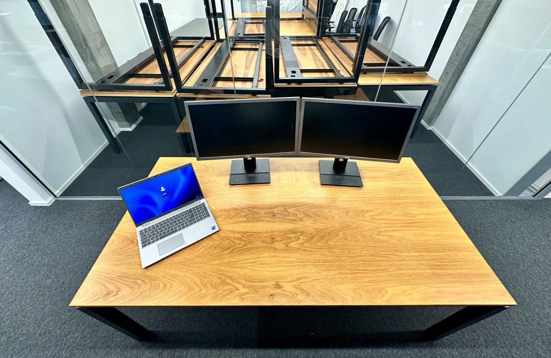 Scrivanie: Erstellbarer Computertisch aus Holz – Usato da Zürich venduto da lea_65vr 2