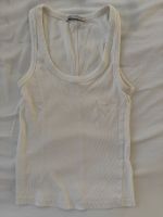 Geripptes Top in weiss