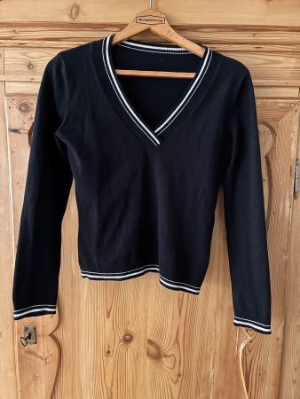 Schwarzer V-Ausschnitt Pullover, Grösse S
