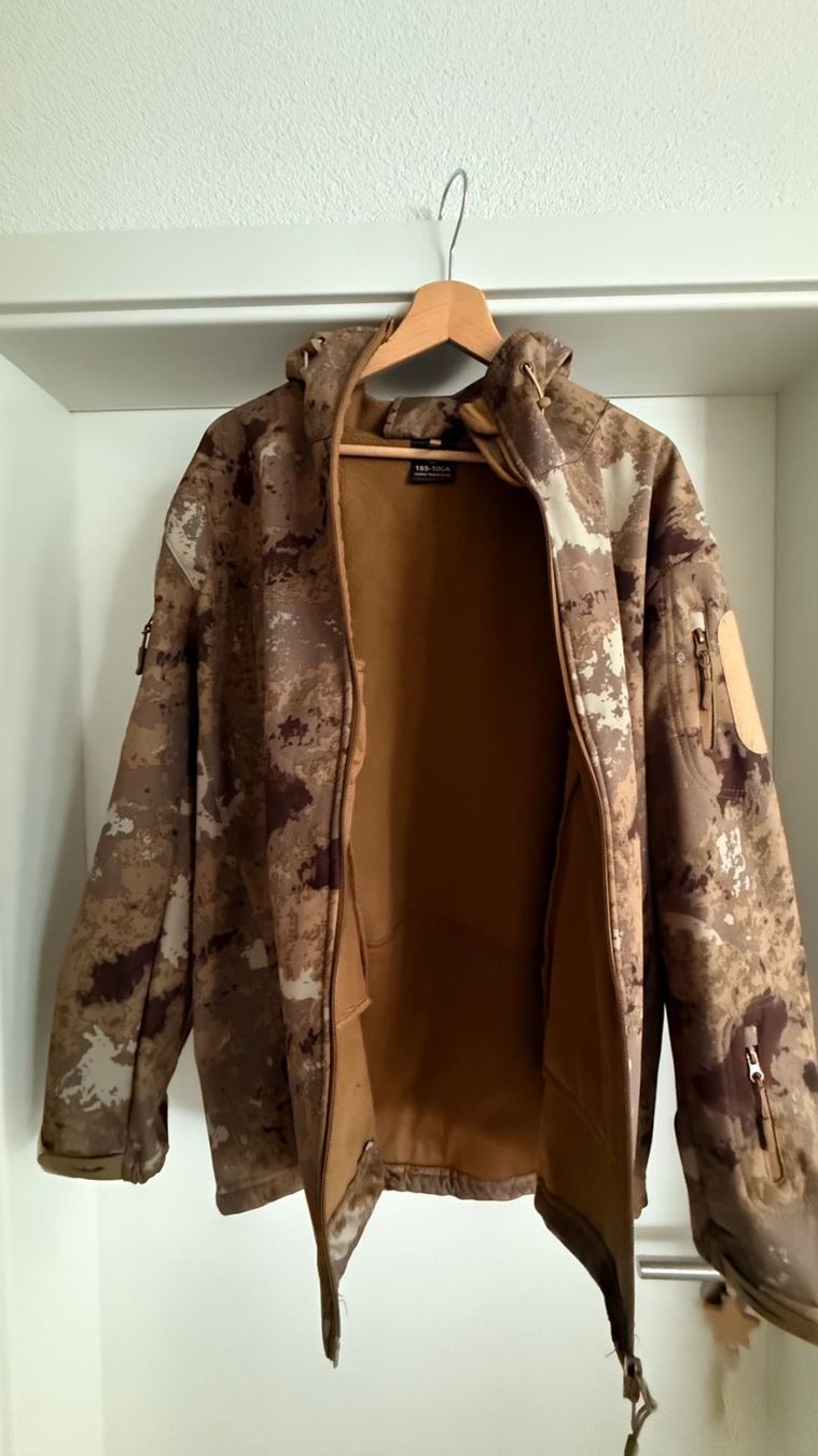 Jacken: Tarnjacke XL – Gebraucht aus Attinghausen von 77M. 2