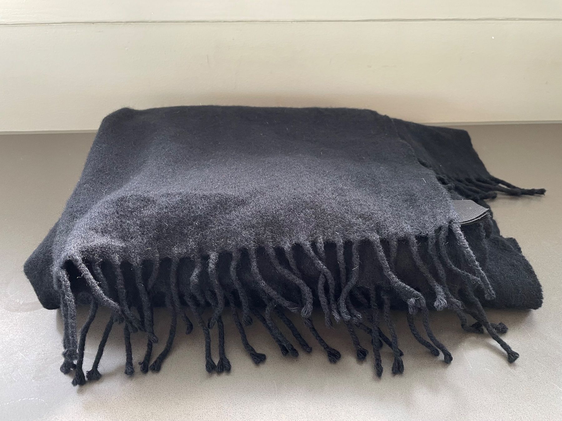 Cos Foulard & Sciarpe: Cos Schal neu – Nuovo (secondo la descrizione) da Bonstetten venduto da Pina15