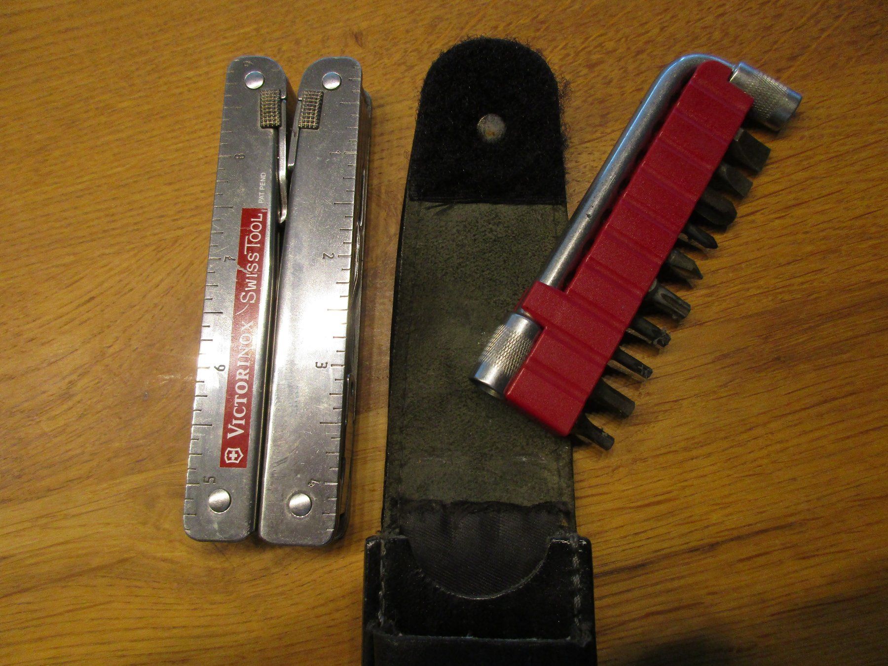 Victorinox Taschenmesser: Victorinox Multitool – Gebraucht aus Niederwil AG von Cembalo 4