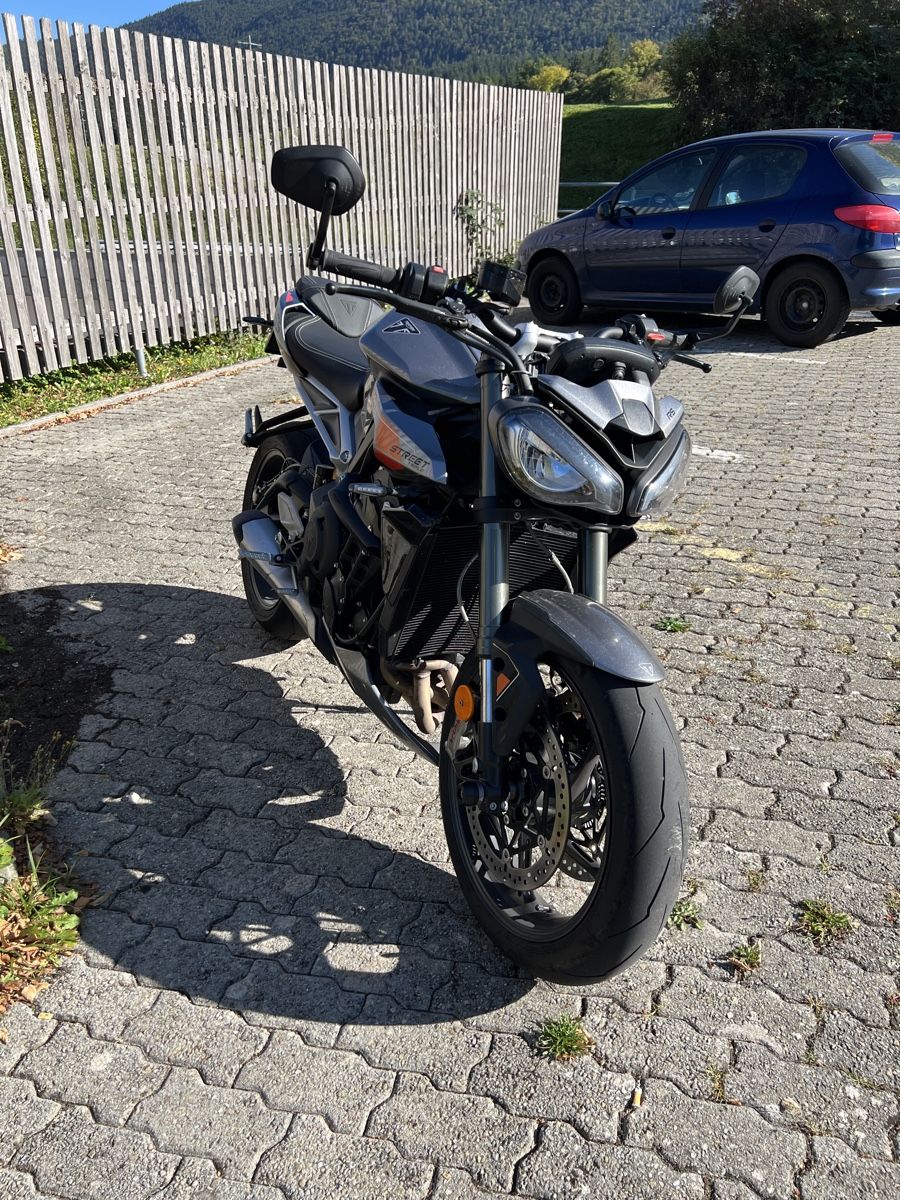 Triumph Strada: Triumph street triple RS 765 – Usato da Bévilard venduto da Cardoso1109 1