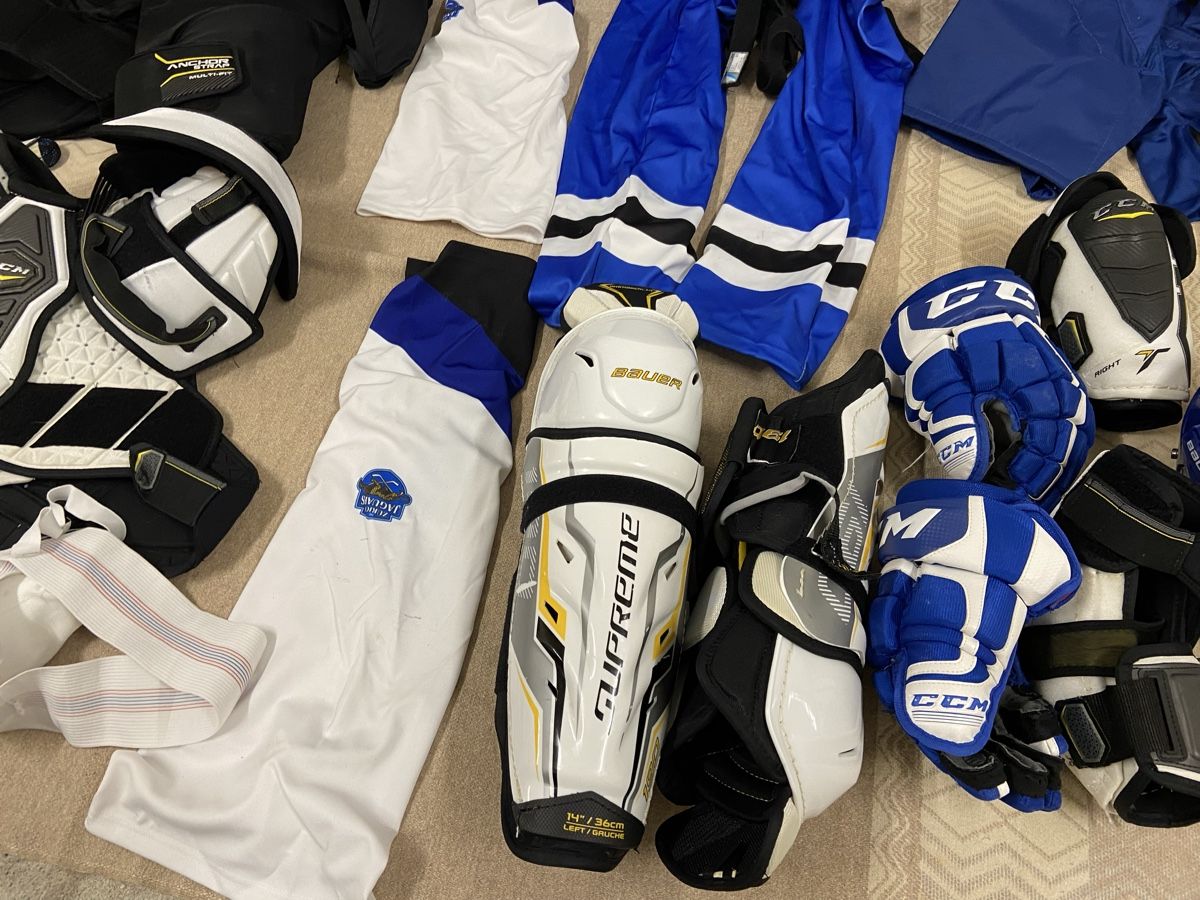 Bauer Protections: Hockey Ausruestung Set gebraucht – D'occasion à Dietikon par brocki-eyra 2