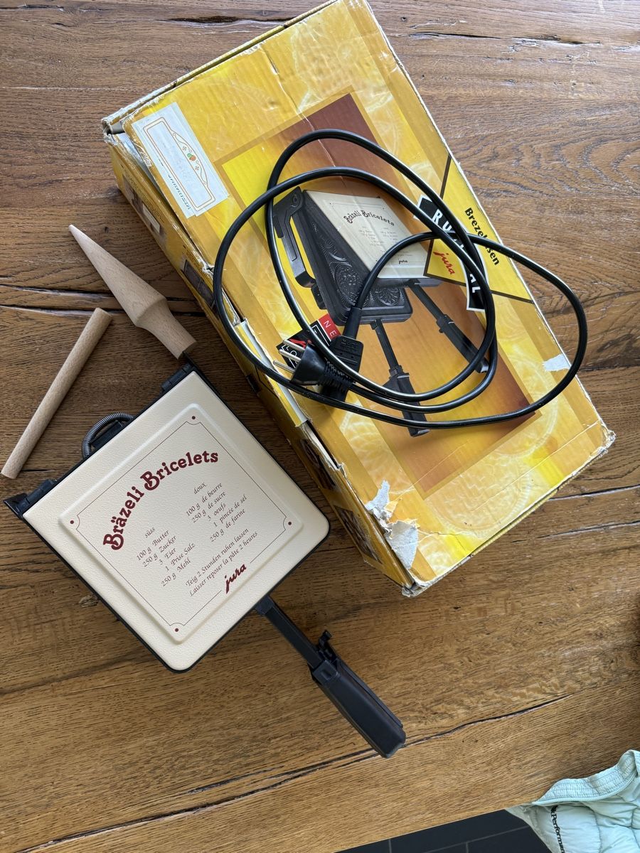 Jura Elettrodomestici da cucina: Fer à bricelets Jura Rustikal avec accessoires complets – Usato da Bulle venduto da psem1976 3