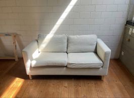 Stoffsofa hellgrau in gutem Zustand