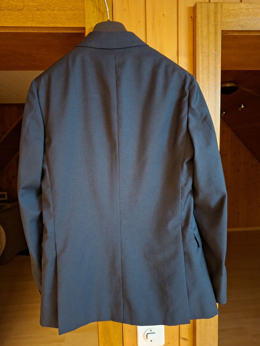 Cerruti Costumes, combinaisons de sport et fonctionnelles: Cerutti Anzug Gr.46 – D'occasion à Oberkirch LU par juli- 2